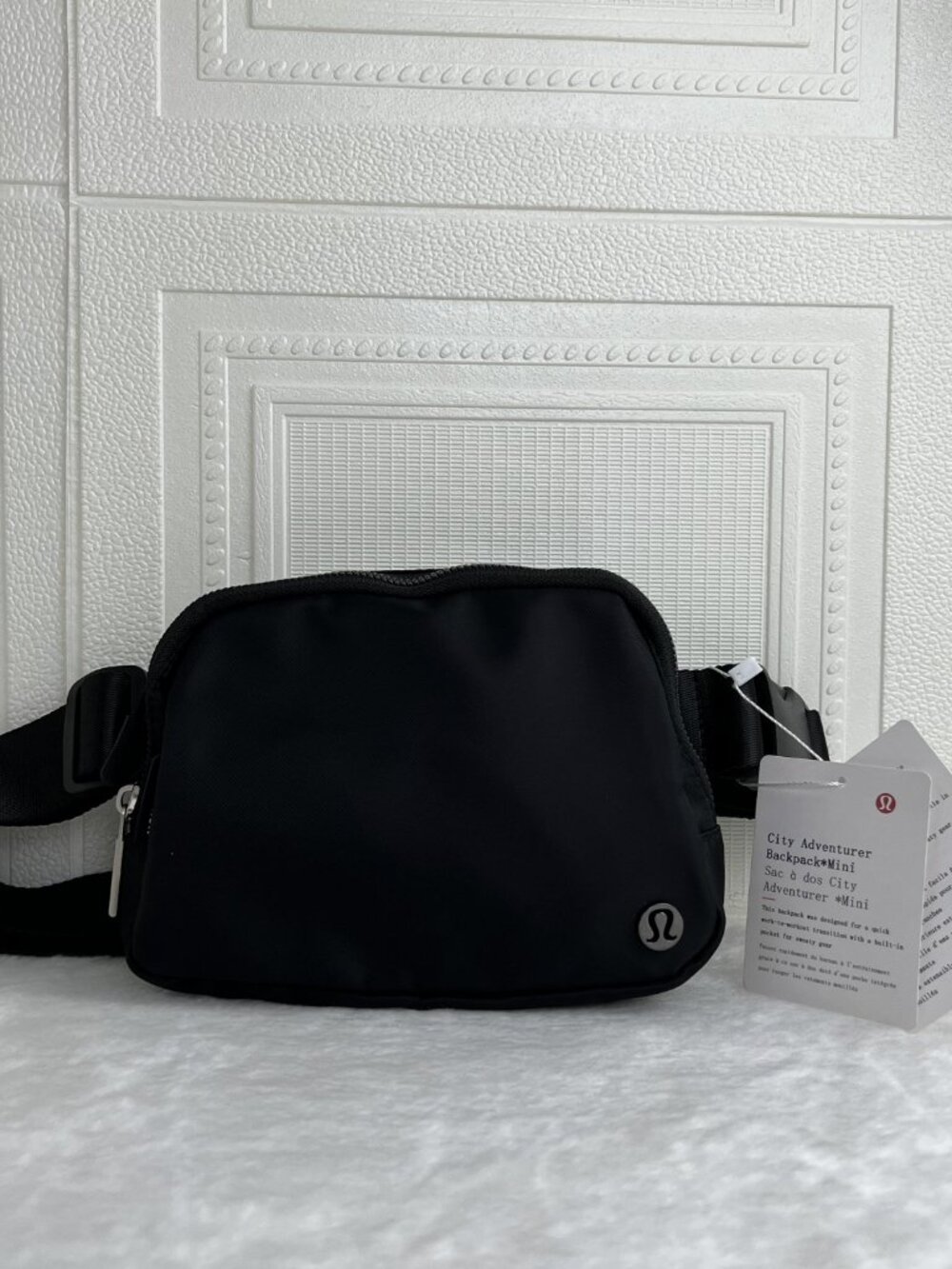 Lululemon Everywhere Belt bag